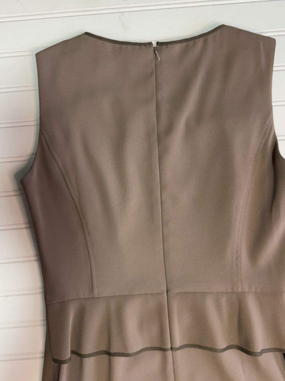 Anne Klein Taupe Sheath Dress Size 6 Sleeveless Work Career Midi - Picture 9 of 10
